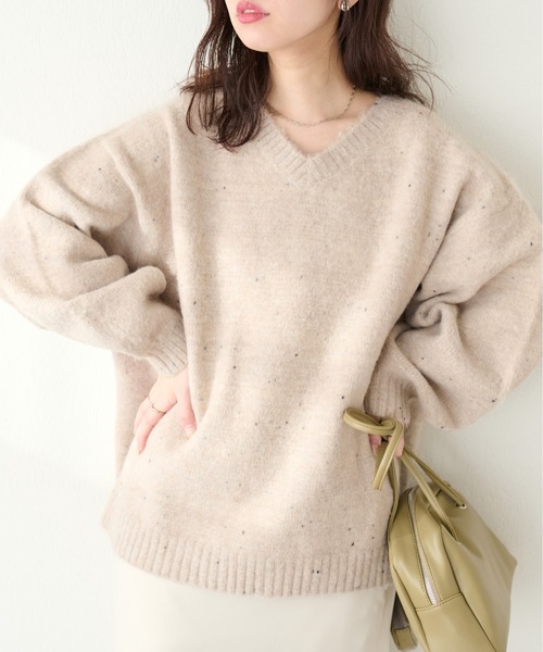 natural couture(ナチュラルクチュール)の「前後2WAYネップ入りゆるニット(ニット/セーター・レディース・ベージュ/チャコールグレー/サックスブルー/オフホワイト・FREE)」の17枚目の写真