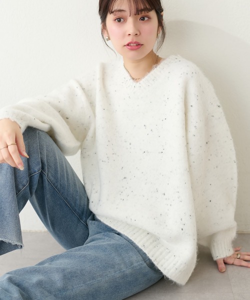 natural couture(ナチュラルクチュール)の「前後2WAYネップ入りゆるニット(ニット/セーター・レディース・ベージュ/チャコールグレー/サックスブルー/オフホワイト・FREE)」の5枚目の写真