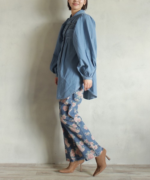 BITTOKO(ビットコ)の「花プリントデニム(デニムパンツ・レディース・ブルー・SMALL/MEDIUM)」の7枚目の写真