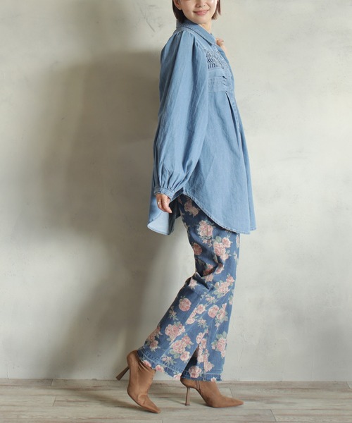 BITTOKO(ビットコ)の「花プリントデニム(デニムパンツ・レディース・ブルー・SMALL/MEDIUM)」の10枚目の写真