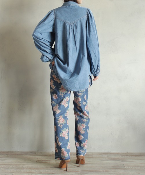 BITTOKO(ビットコ)の「花プリントデニム(デニムパンツ・レディース・ブルー・SMALL/MEDIUM)」の11枚目の写真