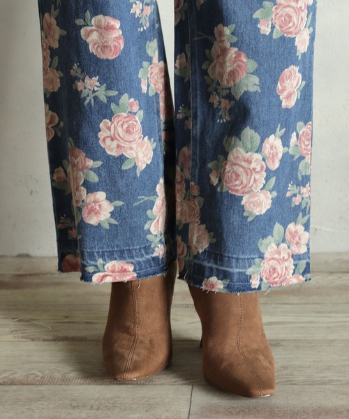 BITTOKO(ビットコ)の「花プリントデニム(デニムパンツ・レディース・ブルー・SMALL/MEDIUM)」の13枚目の写真