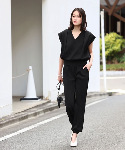 ELFRANK（エルフランク）の「ショート丈Vネック裏毛トップス【綿100％使用】（Tシャツ/カットソー・レディース・ベージュ/グレー/ブラック・FREE）」の11枚目の写真