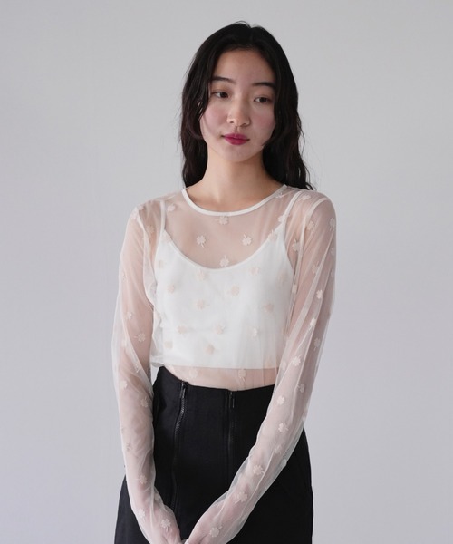 Uenui(ウニュイ)の「クローバー シースルー トップス シアー カットソー ヘルシー バックオープン 肌見せ 総柄 シースルートップス シアートップス(Tシャツ/カットソー・レディース・ホワイト/ブラック/ブルー・FREE)」の7枚目の写真