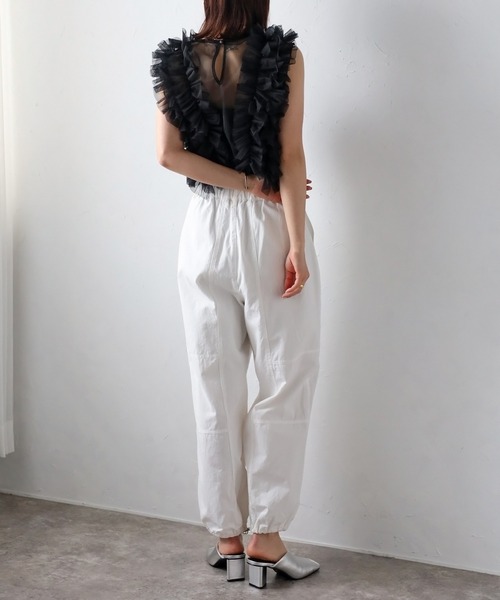 r.（アールドット）の「チュール　フリルベスト（ベスト・レディース・アイボリー/ブラック/グレイッシュベージュ/グレー・FREE）」の16枚目の写真