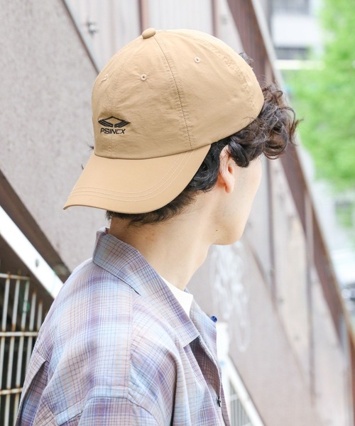 niko and...（ニコアンド）の「カラーロゴナイロンキャップ（キャップ・メンズ・ベージュ/オレンジ/ブラック/ネイビー・FREE）」の2枚目の写真