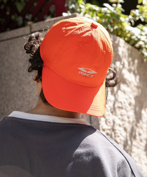 niko and...（ニコアンド）の「カラーロゴナイロンキャップ（キャップ・メンズ・ベージュ/オレンジ/ブラック/ネイビー・FREE）」の4枚目の写真