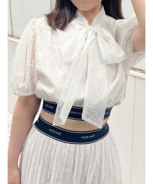 MERCURYDUO（マーキュリーデュオ）の「ロゴラインゴムリボンブラウス（シャツ/ブラウス・レディース・オフホワイト/アイボリー/ブラック・FREE）」の2枚目の写真