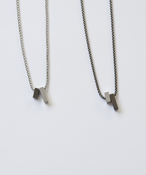 MUTURA（ムツラ）の「Wチャームネックレス（ネックレス・メンズ・ブラック/シルバー・ONE SIZE）」の7枚目の写真