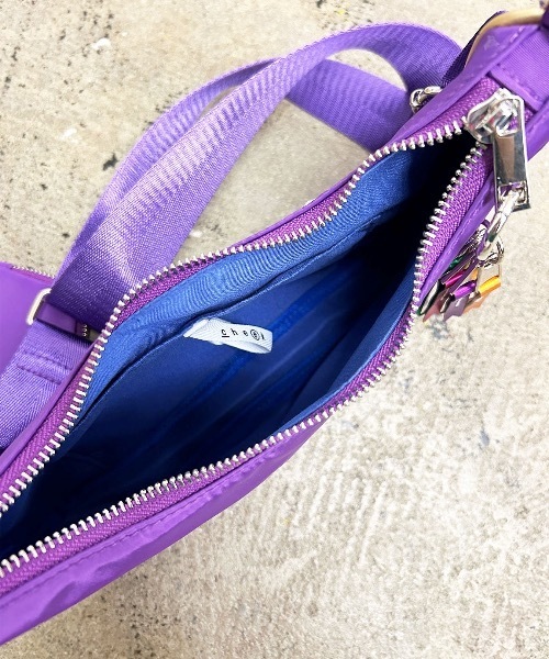 COMMON WARE（コモンウェアー）の「EM:cheek  チーク　square shoulder  スクエアショルダー（ショルダーバッグ・レディース・パープル/ブラック/アイボリー・FREE）」の4枚目の写真