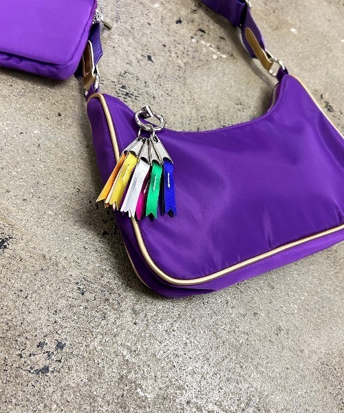 COMMON WARE（コモンウェアー）の「EM:cheek  チーク　square shoulder  スクエアショルダー（ショルダーバッグ・レディース・パープル/ブラック/アイボリー・FREE）」の5枚目の写真