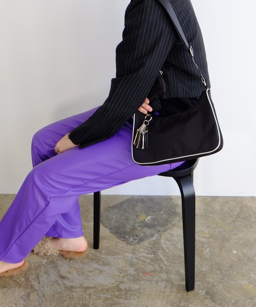 COMMON WARE（コモンウェアー）の「EM:cheek  チーク　square shoulder  スクエアショルダー（ショルダーバッグ・レディース・パープル/ブラック/アイボリー・FREE）」の17枚目の写真