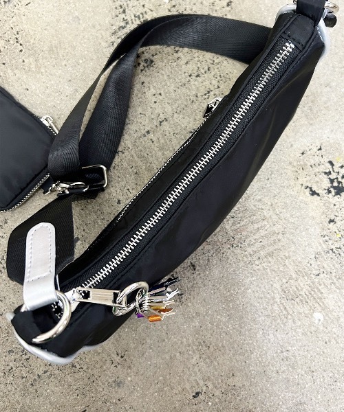 COMMON WARE（コモンウェアー）の「EM:cheek  チーク　square shoulder  スクエアショルダー（ショルダーバッグ・レディース・パープル/ブラック/アイボリー・FREE）」の14枚目の写真