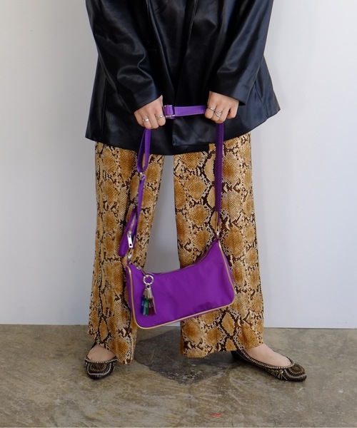 COMMON WARE（コモンウェアー）の「EM:cheek  チーク　square shoulder  スクエアショルダー（ショルダーバッグ・レディース・パープル/ブラック/アイボリー・FREE）」の9枚目の写真