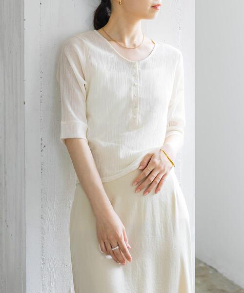 URBAN RESEARCH（アーバンリサーチ）の「ヘンリーネックシアーカットソー（Tシャツ/カットソー・レディース・ミント/オフホワイト/ブラック・FREE）」の2枚目の写真