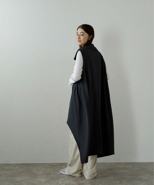 MINERTE(ミネルテ)の「【MINERTE】cut out tailored gilet / 裾カットアウトテーラードジレ(ベスト・レディース・チャコールグレー/カーキブラウン・FREE)」の10枚目の写真