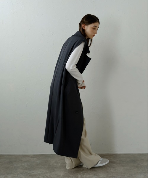 MINERTE(ミネルテ)の「【MINERTE】cut out tailored gilet / 裾カットアウトテーラードジレ(ベスト・レディース・チャコールグレー/カーキブラウン・FREE)」の11枚目の写真