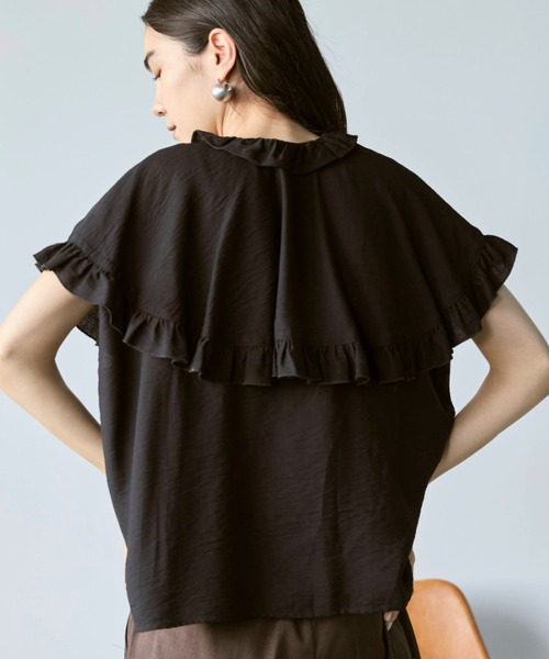 Libra Cue(リブラ キュー)の「ケープフリルブラウス(シャツ/ブラウス・レディース・グリーン/ブラック/ナチュラル/ドット・FREE)」の6枚目の写真