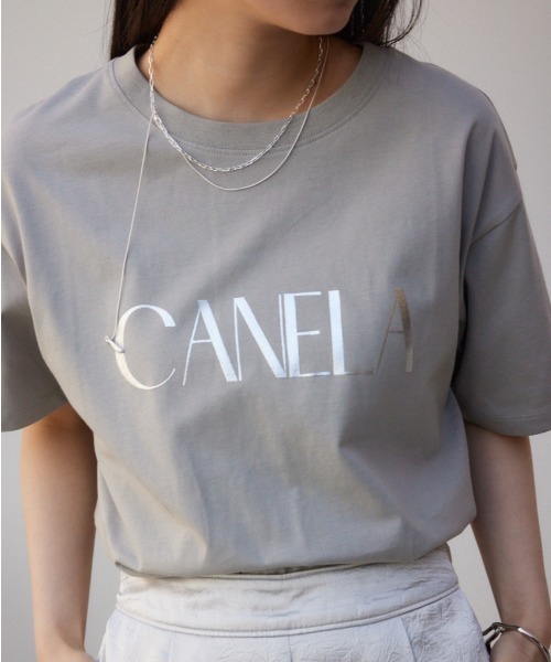 AZUL by moussy（アズールバイマウジー）の「メタリックロゴTシャツ（Tシャツ/カットソー・レディース・オフホワイト/グレー/ブラック・FREE）」の3枚目の写真