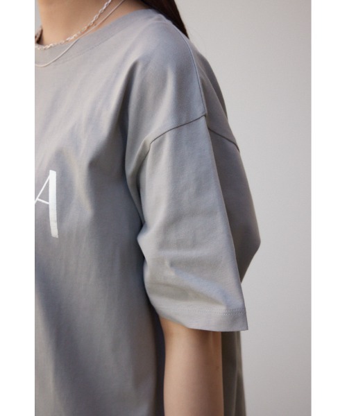 AZUL by moussy（アズールバイマウジー）の「メタリックロゴTシャツ（Tシャツ/カットソー・レディース・オフホワイト/グレー/ブラック・FREE）」の17枚目の写真