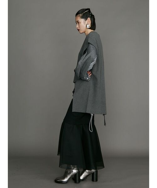 UN3D.（アンスリード）の「ASYMME ARCH KNIT VEST / アシメ