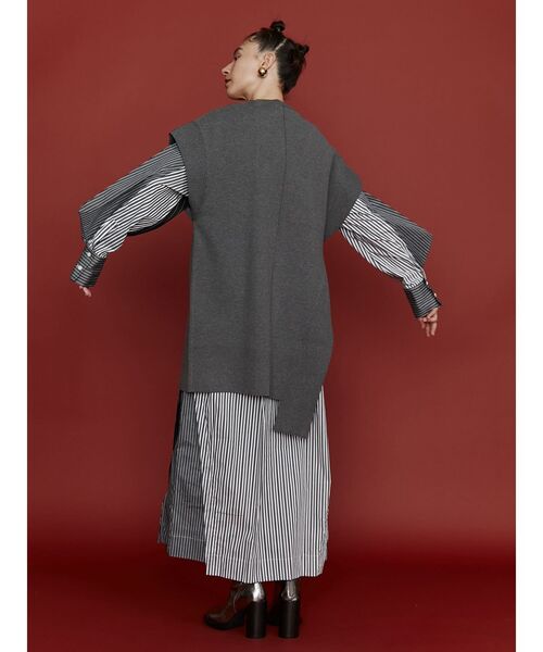 UN3D.（アンスリード）の「ASYMME ARCH KNIT VEST / アシメ