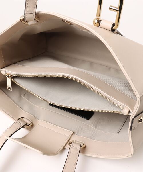 FURLA（フルラ）の「FURLA NUVOLA L TOTE（トートバッグ・レディース・アイボリー・ONE SIZE）」の8枚目の写真