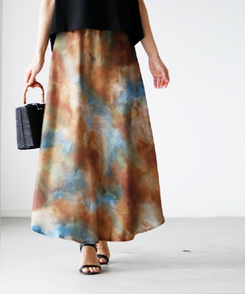 Ehre style（エーレスタイル）の「アラフォー世代をワンランク上に見せる！ぼかしアート柄スカート（スカート・レディース・ブラウン系・FREE）」の2枚目の写真