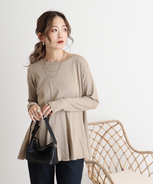 atONE(アットワン)の「atONE フェミニンフレアヘムロングスリーブカットソー(Tシャツ/カットソー・レディース・グレイッシュベージュ/チャコールグレー/ブラック/カーキ/オフホワイト・M-L/4L~5L/LL~3L)」の11枚目の写真