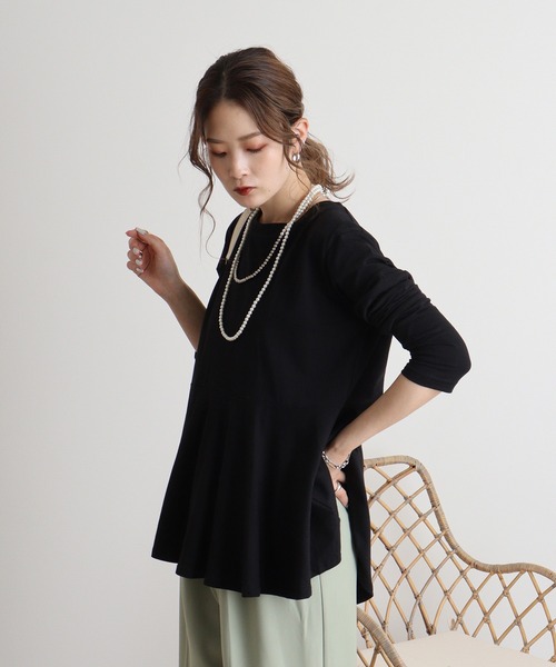 atONE(アットワン)の「atONE フェミニンフレアヘムロングスリーブカットソー(Tシャツ/カットソー・レディース・グレイッシュベージュ/チャコールグレー/ブラック/カーキ/オフホワイト・M-L/4L~5L/LL~3L)」の18枚目の写真