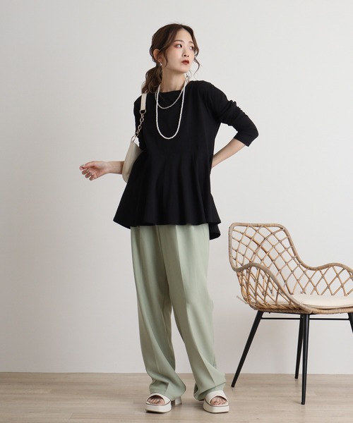 atONE(アットワン)の「atONE フェミニンフレアヘムロングスリーブカットソー(Tシャツ/カットソー・レディース・グレイッシュベージュ/チャコールグレー/ブラック/カーキ/オフホワイト・M-L/4L~5L/LL~3L)」の20枚目の写真