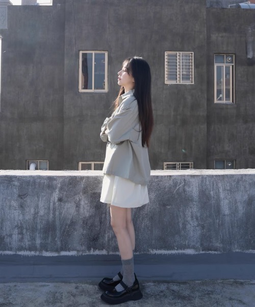 tageechita（タジチタ）の「【tageechita】ベルトデザイン プリーツミニワンピース（チュニック・レディース・セージグリーン/チャコールグレー・S/M/L）」の9枚目の写真