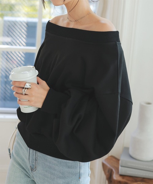 KOBE LETTUCE（コウベレタス）の「オフショルスウェットトップス（スウェット・レディース・スミクロ/アイボリー系/グレー/ブラック・M）」の17枚目の写真