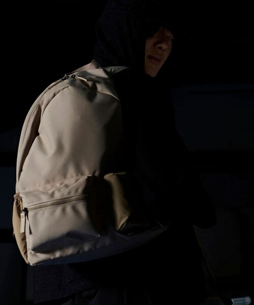 A SCENE（エーシーン）の「【A SCENE】Pocket day pack バックパック ワンポイントロゴ（バックパック/リュック・メンズ・ブラック/ベージュ・FREE）」の13枚目の写真