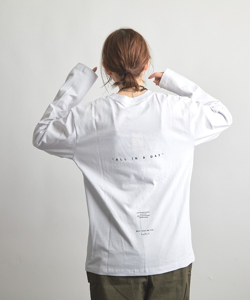 B'day(ビーデイ)の「ヘヴィウェイト天竺 プリント 長袖 クルーネック(Tシャツ/カットソー・レディース・ブラック/ホワイト/ベージュ・LARGE/MEDIUM)」の2枚目の写真