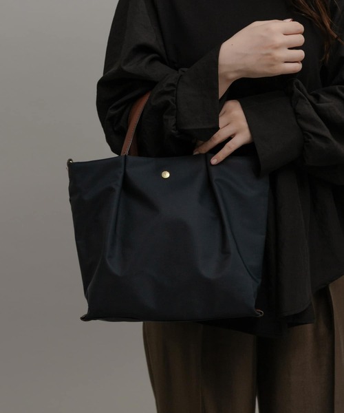 Legato Largo（レガートラルゴ）の「Legato largo　撥水ナイロン2WAYショルダーバッグ（ショルダーバッグ・レディース・ネイビー/ライトブラウン/ブラック・ONE）」の3枚目の写真