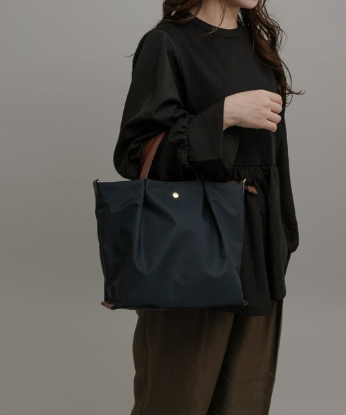 Legato Largo（レガートラルゴ）の「Legato largo　撥水ナイロン2WAYショルダーバッグ（ショルダーバッグ・レディース・ネイビー/ライトブラウン/ブラック・ONE）」の6枚目の写真