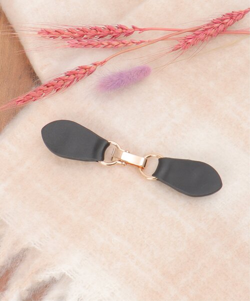 ikka（イッカ）の「ストールクリップ（ストール/ショール・レディース・ベージュ/ダークブラウン/ブラック/グレイッシュベージュ・FREE）」の2枚目の写真