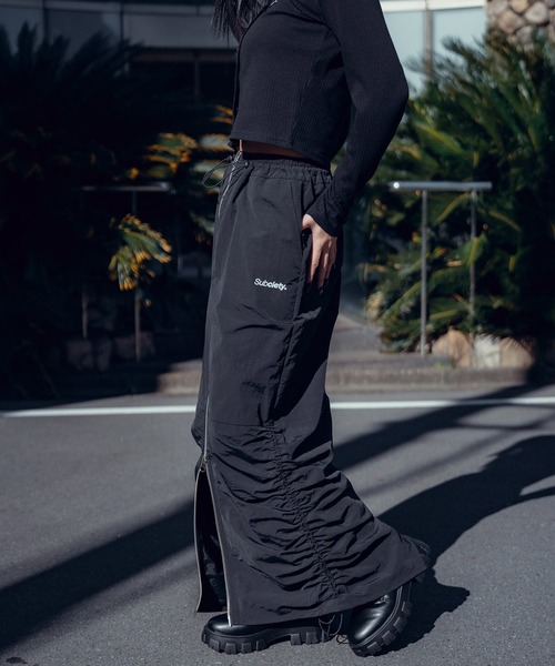 Subciety(サブサエティ)の「Front zip gather skirt【WOMEN】(スカート・レディース・ブラック/ネイビー・FREE)」の2枚目の写真