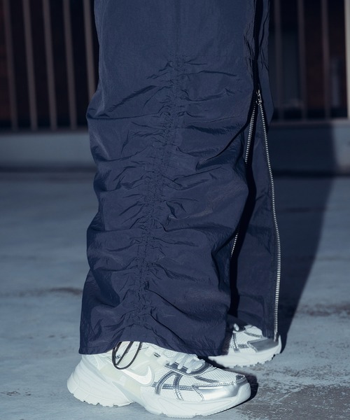 Subciety(サブサエティ)の「Front zip gather skirt【WOMEN】(スカート・レディース・ブラック/ネイビー・FREE)」の3枚目の写真