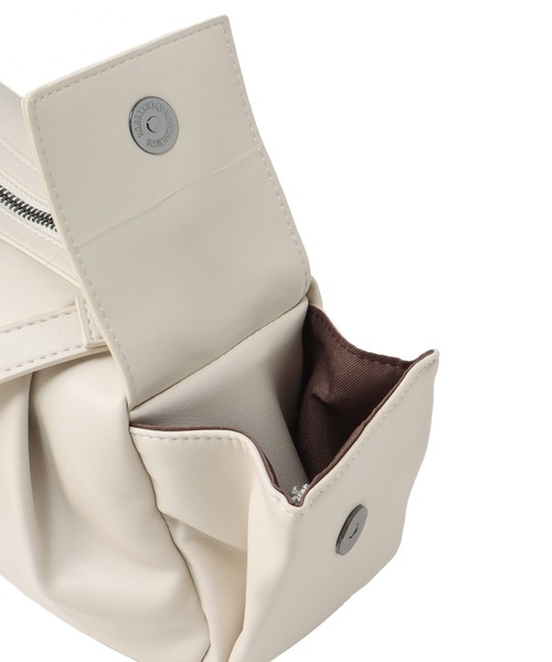 DRESSLAVE（ドレスレイブ）の「HVISK / ELBIE SOFT STRUCTURE(エルビーソフトストラクチャーショルダーバッグ)（ショルダーバッグ・レディース・ホワイト/チャコールグレー・FREE）」の9枚目の写真