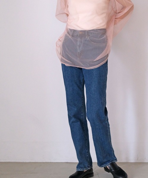 AKTE（アクテ）の「レギュラーフィットデニムパンツ（デニムパンツ・レディース・ブルー・1/2/2T）」の2枚目の写真