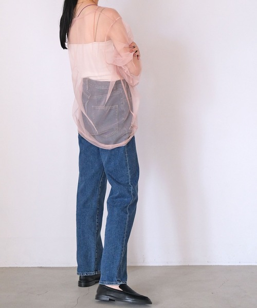 AKTE（アクテ）の「レギュラーフィットデニムパンツ（デニムパンツ・レディース・ブルー・1/2/2T）」の3枚目の写真