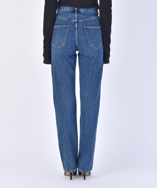 AKTE（アクテ）の「レギュラーフィットデニムパンツ（デニムパンツ・レディース・ブルー・1/2/2T）」の6枚目の写真