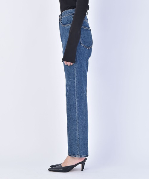 AKTE（アクテ）の「レギュラーフィットデニムパンツ（デニムパンツ・レディース・ブルー・1/2/2T）」の10枚目の写真