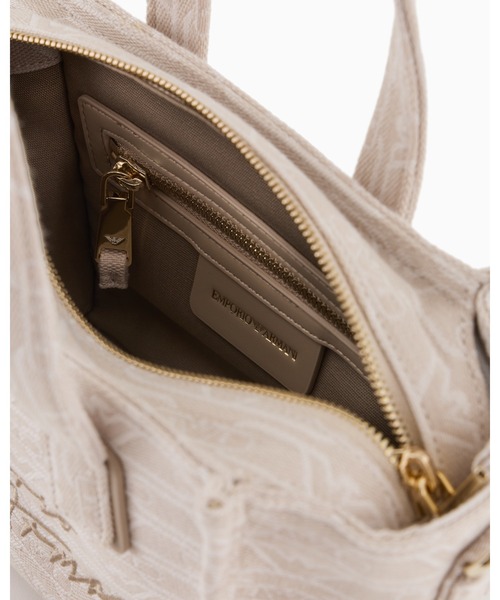 EMPORIO ARMANI（エンポリオアルマーニ）の「【エンポリオ アルマーニ】ショッパー ジャカードキャンバス オールオーバーモノグラム スモール（トートバッグ・レディース・ネイビー系/ライトベージュ・FREE）」の6枚目の写真