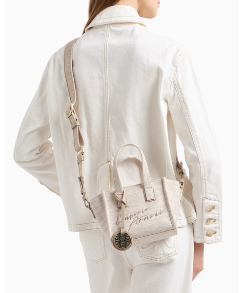 EMPORIO ARMANI(エンポリオアルマーニ)の「【エンポリオ アルマーニ】ショッパー ジャカードキャンバス オールオーバーモノグラム スモール(トートバッグ・レディース・ネイビー系/ライトベージュ・FREE)」の3枚目の写真