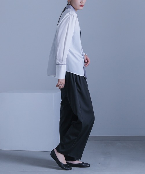 kOhAKU（コハク）の「『変形ベルトバックルタックパンツ』（スラックス・レディース・ブラック/グレー・1/2）」の3枚目の写真