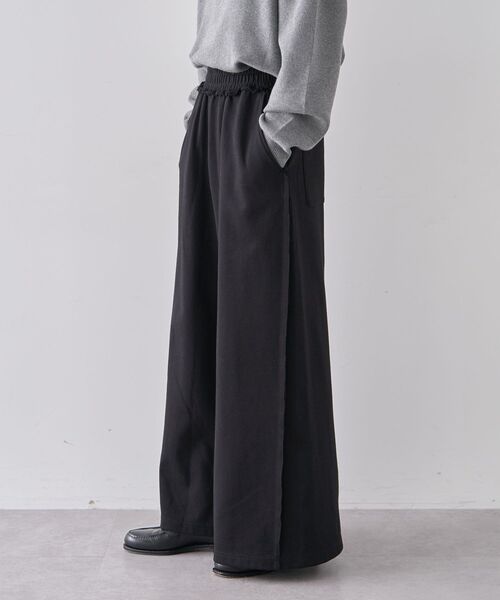 CRAFT STANDARD BOUTIQUE(クラフトスタンダードブティック)の「【ユニセックス】ダブルフェイスカットオフワイドパンツ(スウェットパンツ・レディース・グレー/ブラック/ベージュ・L/M/S)」の2枚目の写真