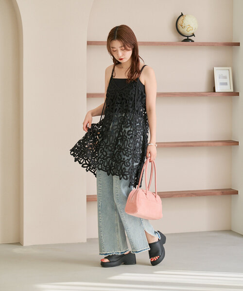 Kastane（カスタネ）の「【低身長サイズ/2サイズ展開】ウォッシュドストレートデニムパンツ（デニムパンツ・レディース・ブラック/ブルー・1/0）」の6枚目の写真